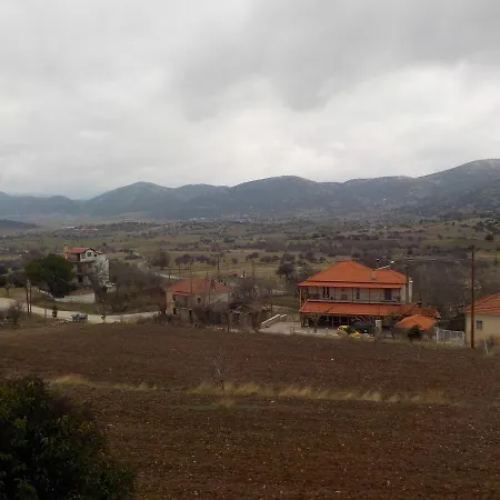 Enoikiazomena Petropoulos * Ano Lousoi