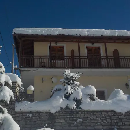 Enoikiazomena Petropoulos Aparthotel Ano Lousoi