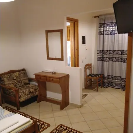 Enoikiazomena Petropoulos Aparthotel *