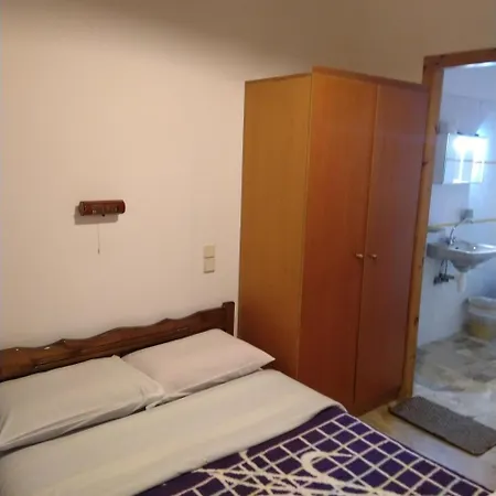 Enoikiazomena Petropoulos Aparthotel