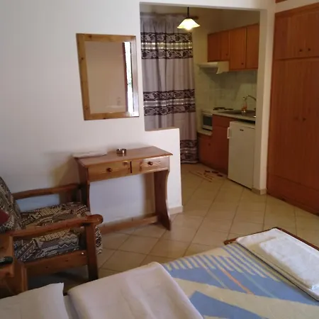 Enoikiazomena Petropoulos Aparthotel