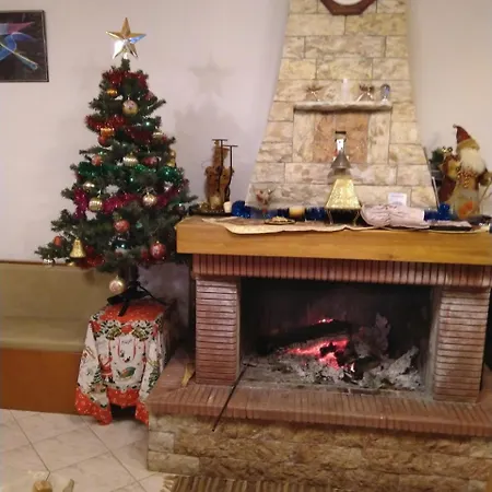 Aparthotel Enoikiazomena Petropoulos *