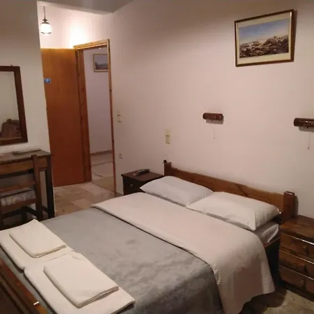 Enoikiazomena Petropoulos Aparthotel